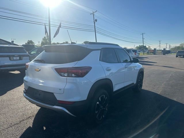 Used 2022 Chevrolet TrailBlazer LT w/ Convenience Package FWD image 4