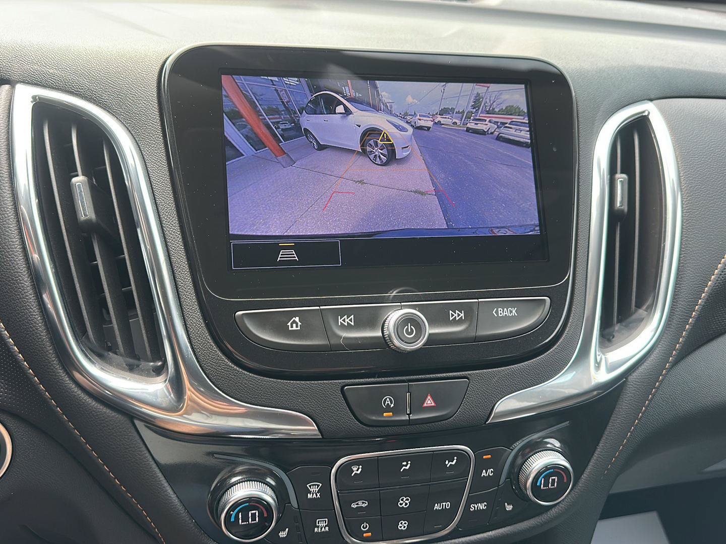 Used 2024 Chevrolet Equinox Premier FWD image 31