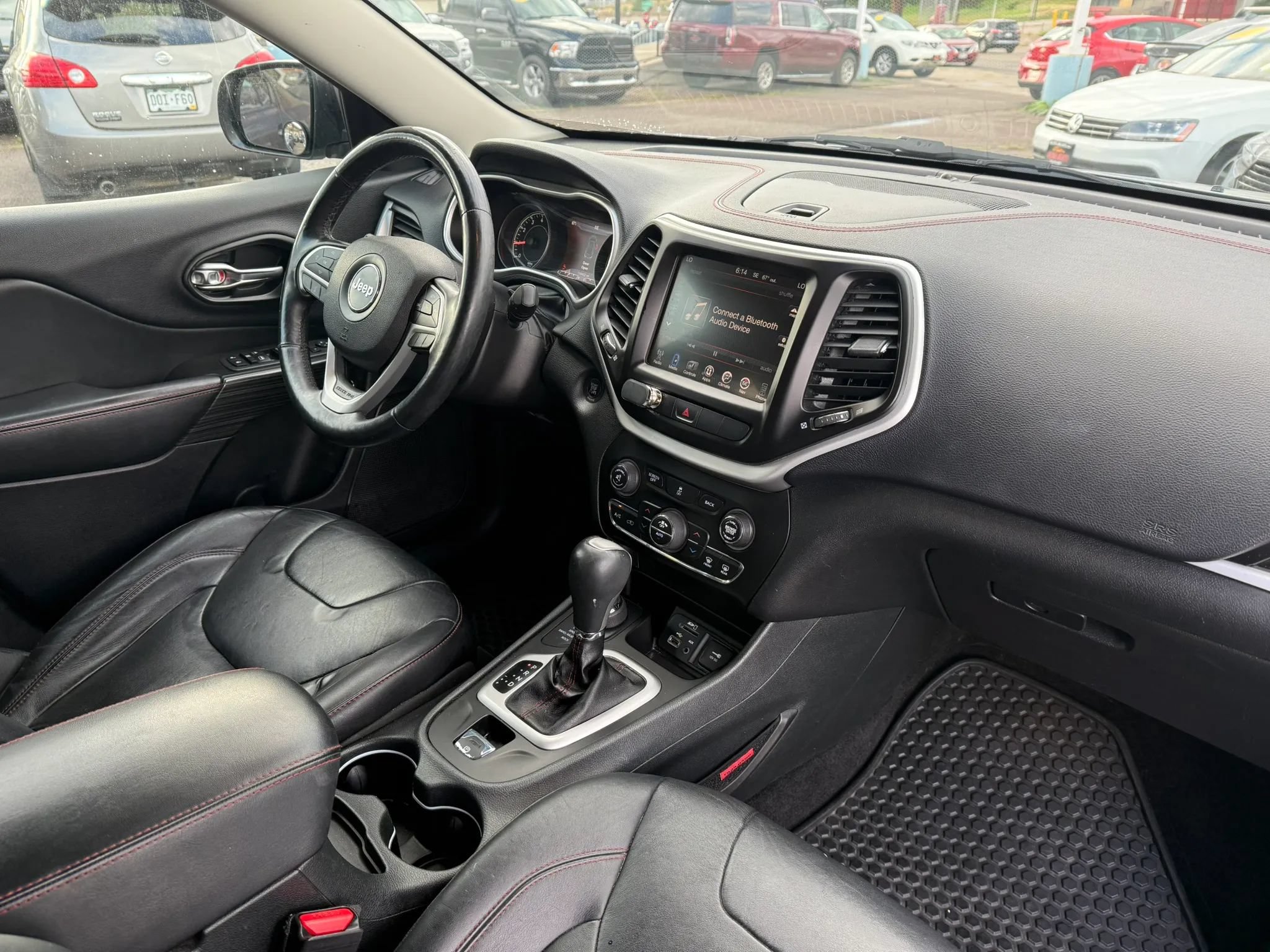 Used 2014 Jeep Cherokee Trailhawk w/ Comfort/Convenience Group AWD/4WD image 16