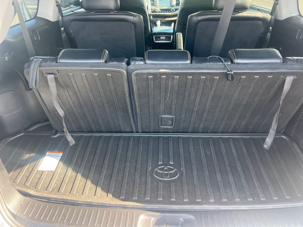 Used 2017 Toyota Highlander Limited AWD/4WD image 26