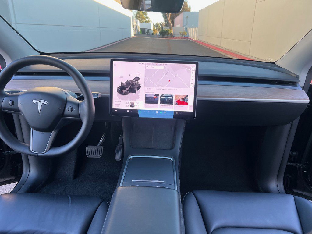 Used 2022 Tesla Model Y Long Range image 13