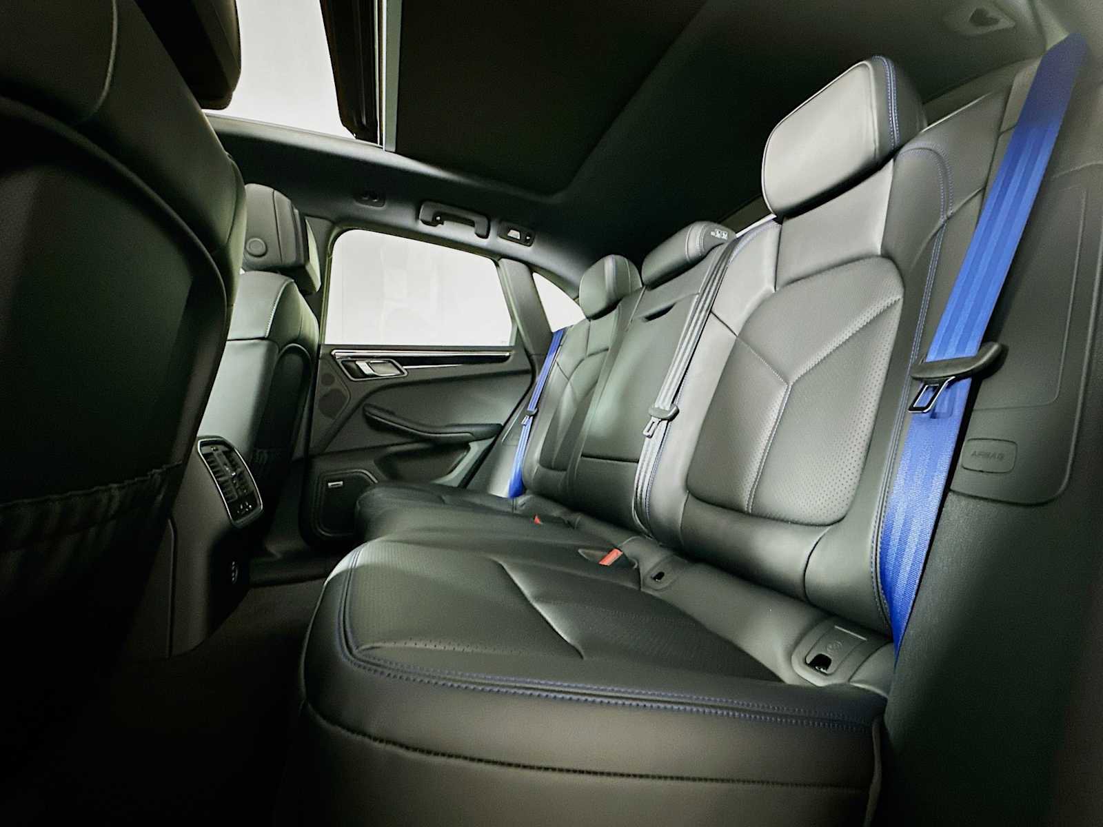 New 2026 Porsche Macan S image 23