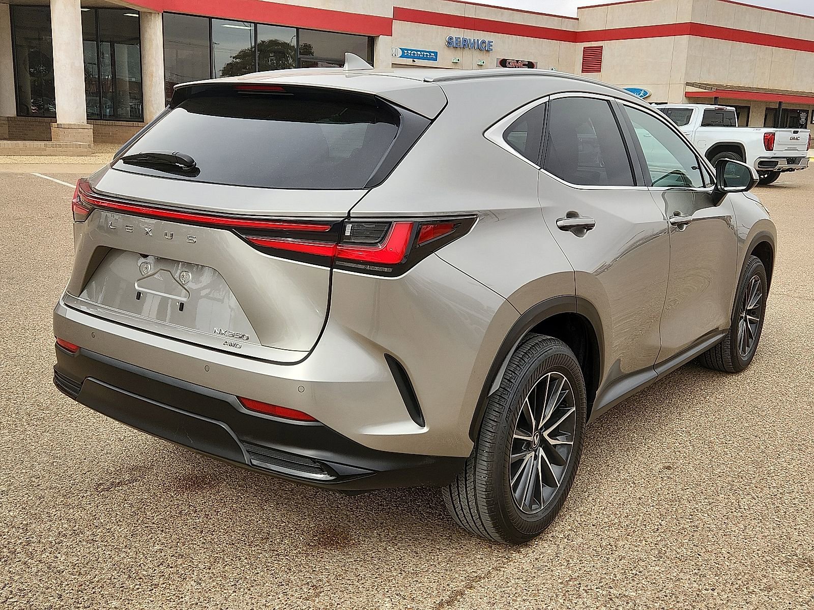 Used 2024 Lexus NX 350 350 Premium w/ Vision Package image 4