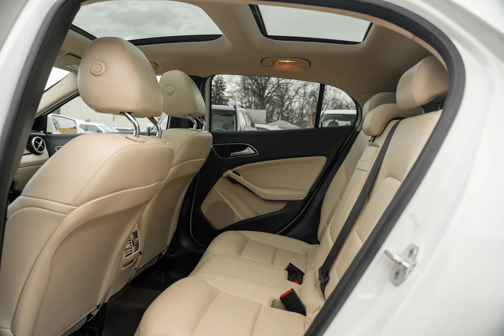 Used 2015 Mercedes-Benz GLA 250 GLA 250 4MATIC Sport Utility 4 image 8