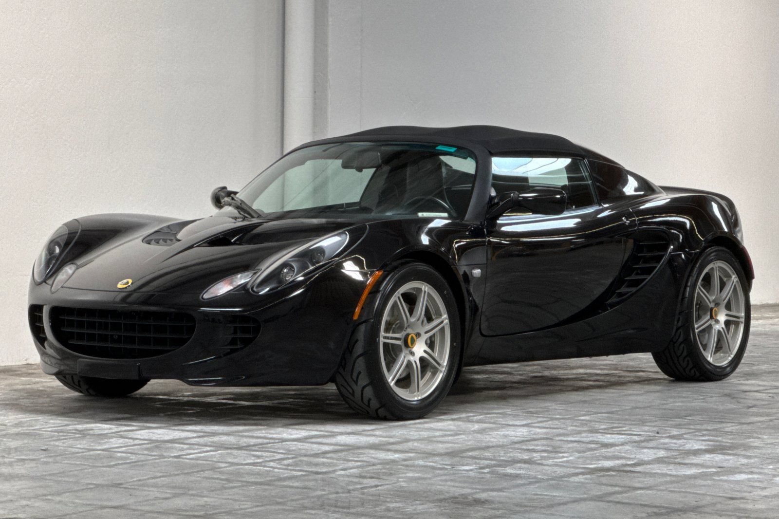 Used 2005 Lotus Elise RWD image 8