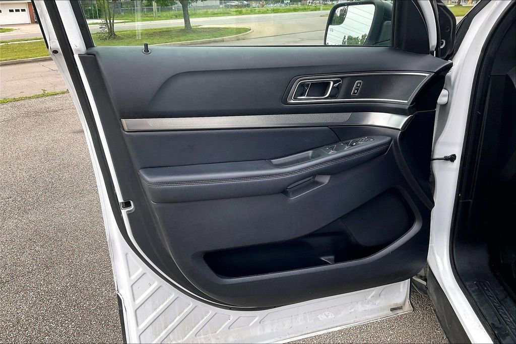 Used 2018 Ford Explorer XLT FWD image 21