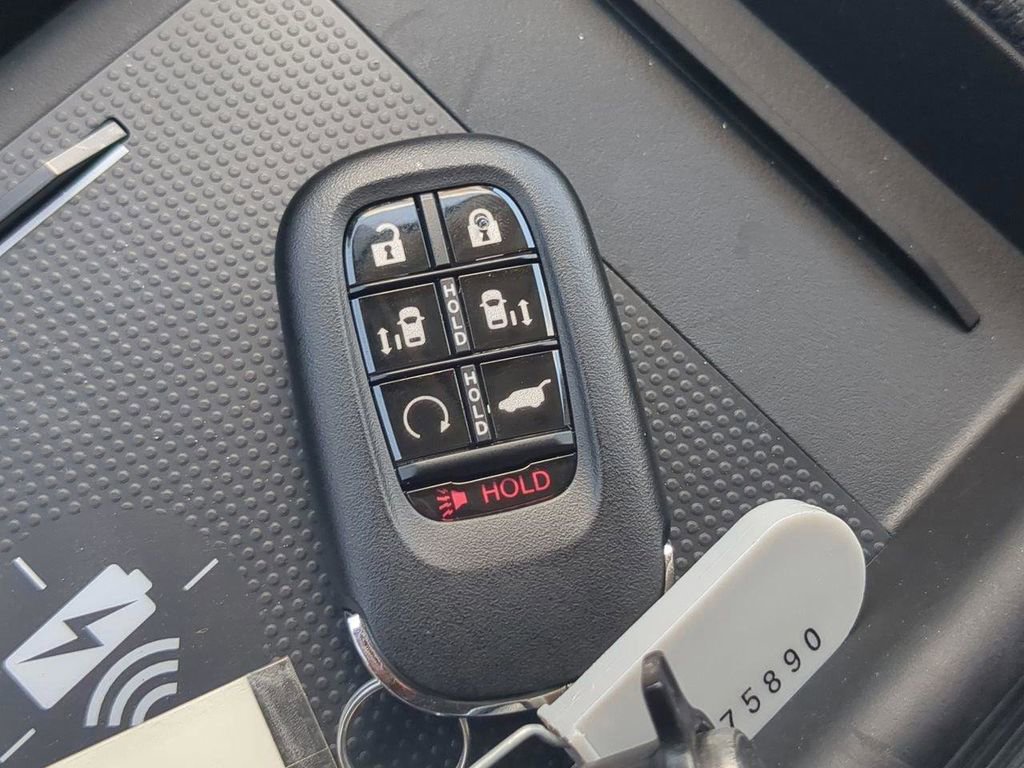 New 2026 Honda Odyssey Touring image 19