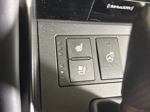 Used 2025 Lexus IS 500 image 34