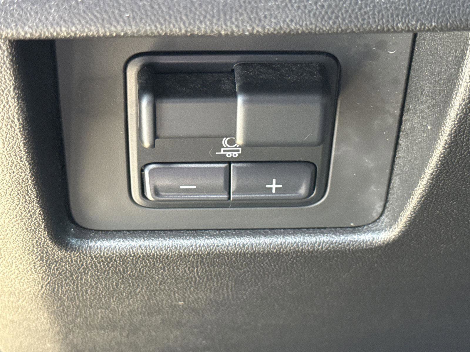 Used 2023 GMC Canyon Elevation w/ Elevation Premium Package image 15