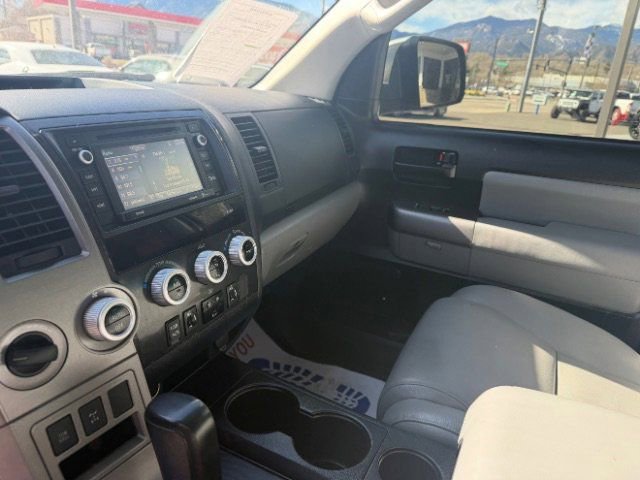 Used 2017 Toyota Sequoia SR5 w/ Premium Package AWD/4WD image 26