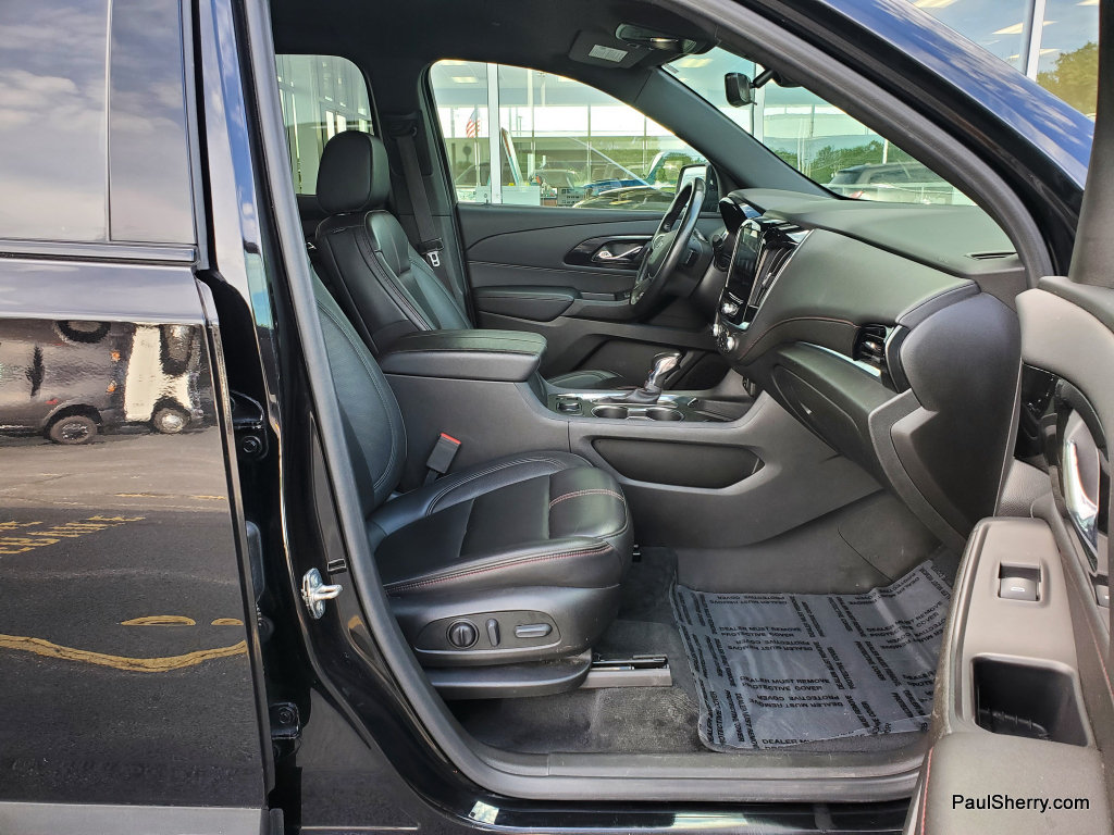 Used 2022 Chevrolet Traverse RS FWD image 45