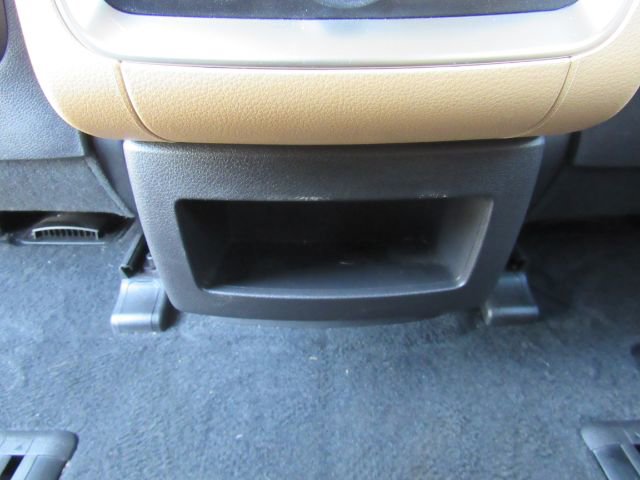 Used 2023 Kia Carnival LX image 33