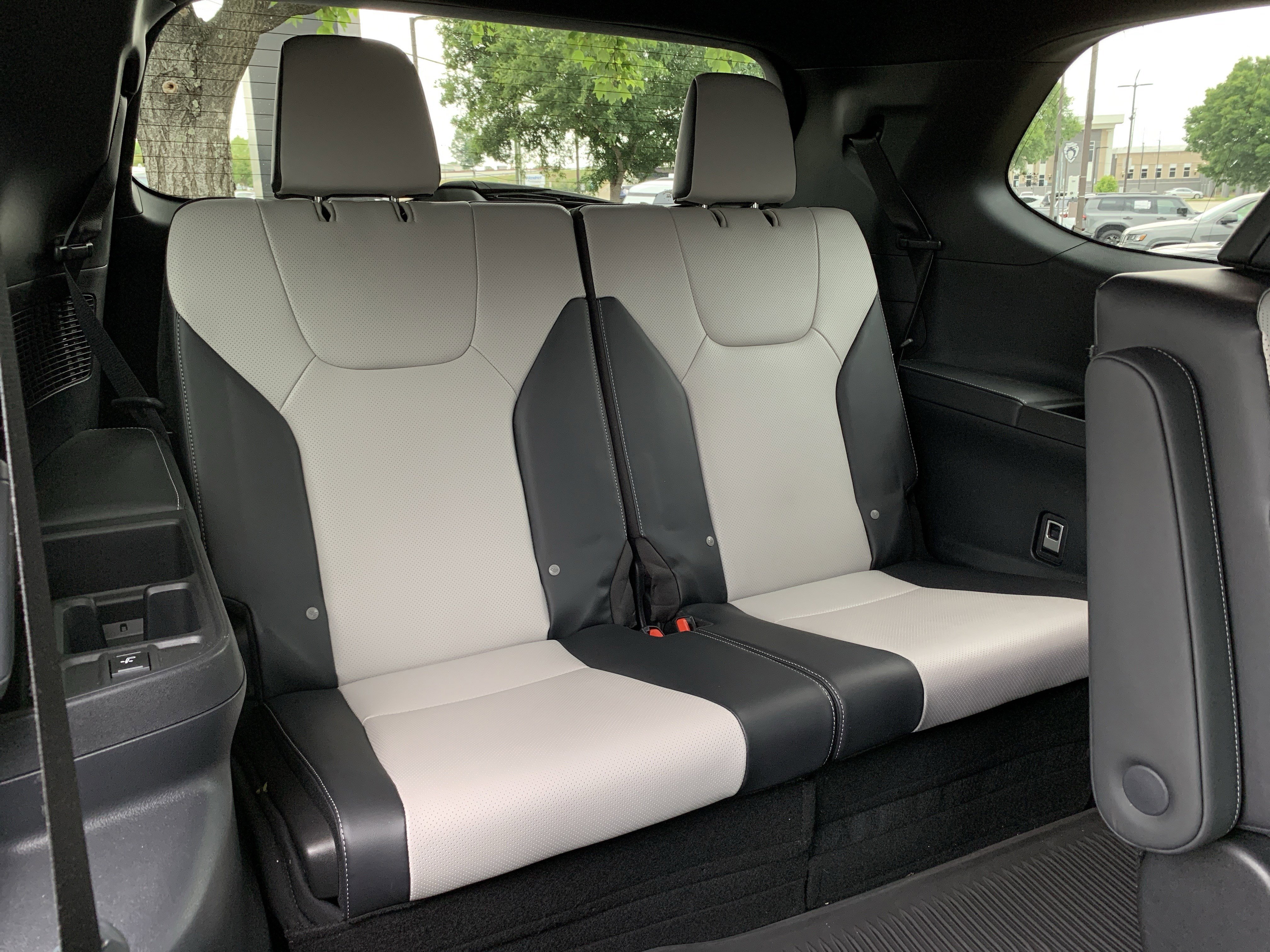Used 2025 Lexus TX 500h AWD w/ Technology Package image 33