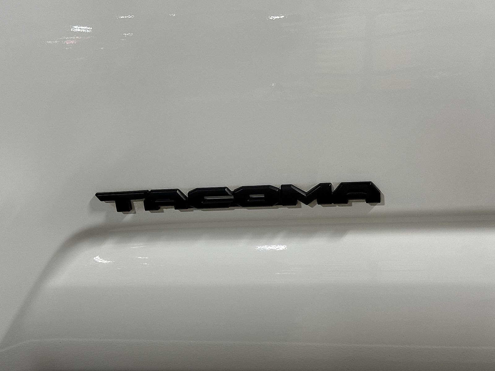 Used 2021 Toyota Tacoma SR5 AWD/4WD image 25