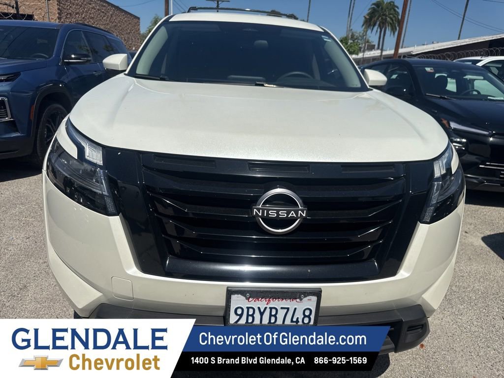 Used 2022 Nissan Pathfinder SV w/ SV Black Package image 8