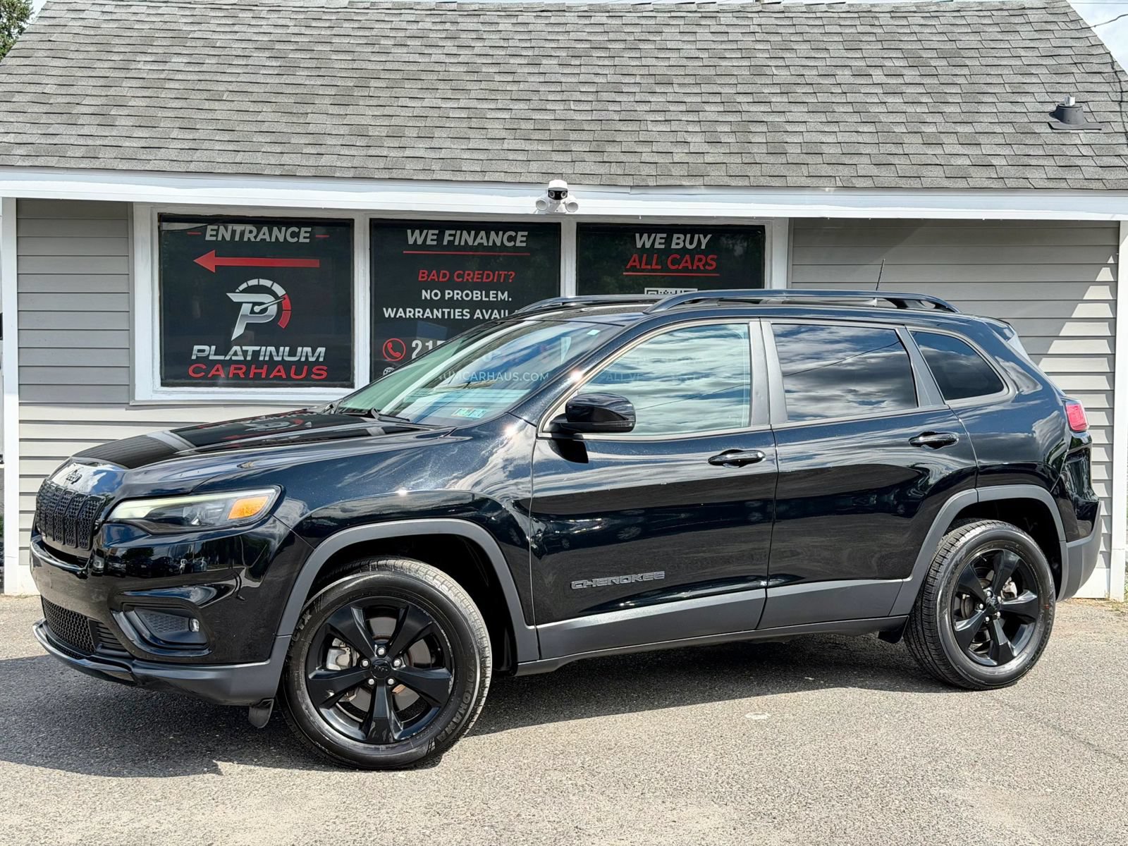 Used 2019 Jeep Cherokee Latitude Plus AWD/4WD image 1