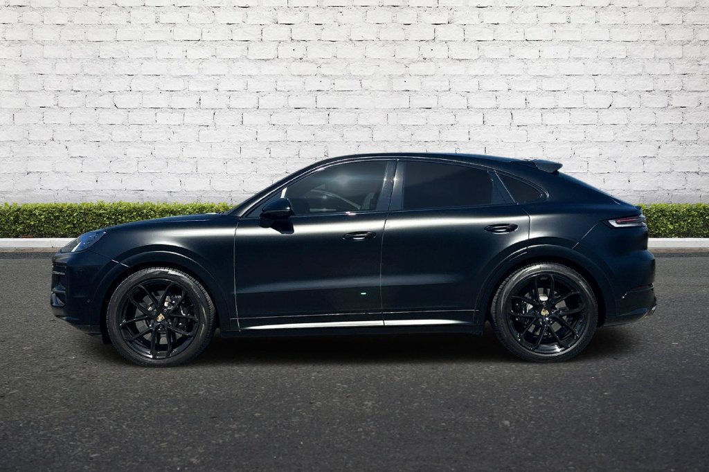 Used 2026 Porsche Cayenne GTS AWD/4WD image 7