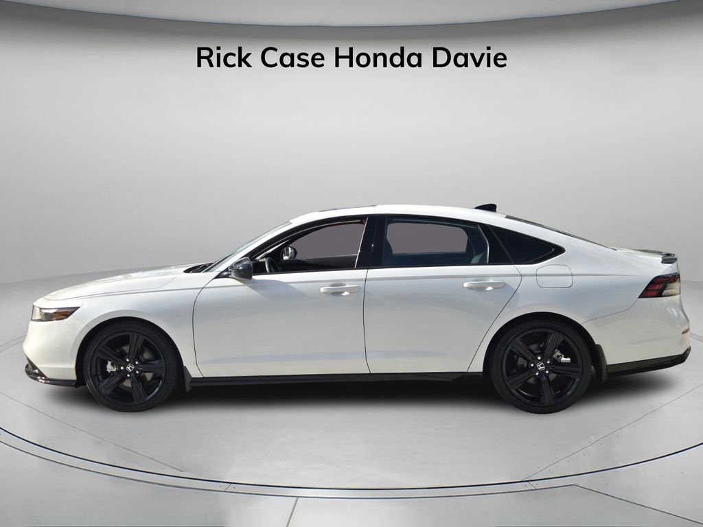 Used 2024 Honda Accord Sport image 4