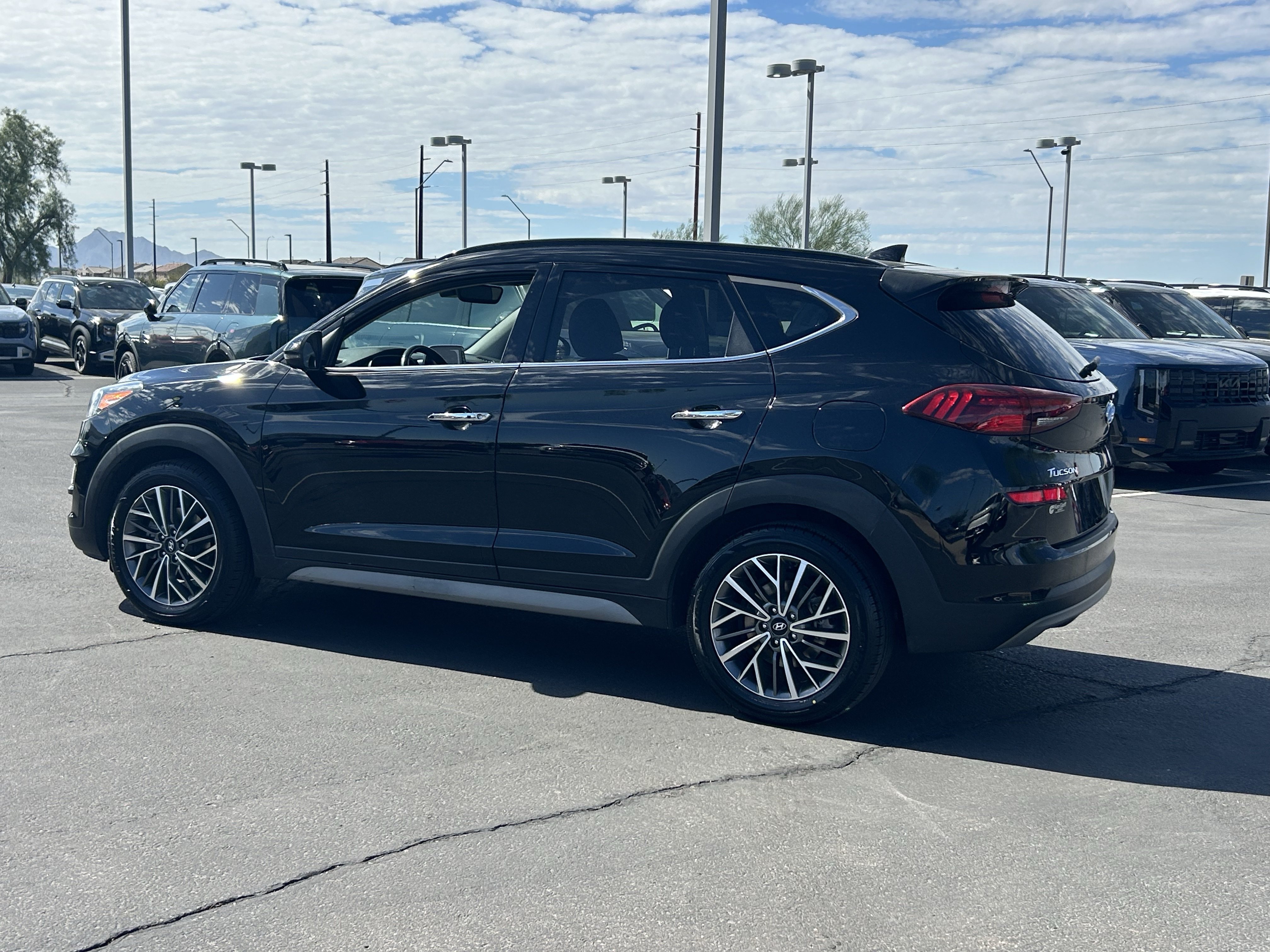 Used 2019 Hyundai Tucson Ultimate w/ Cargo Package FWD image 3