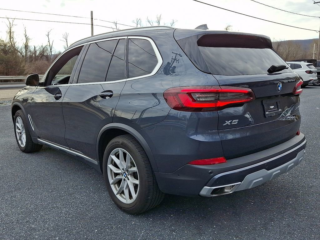 Used 2022 BMW X5 xDrive40i w/ Parking Assistance Package image 5