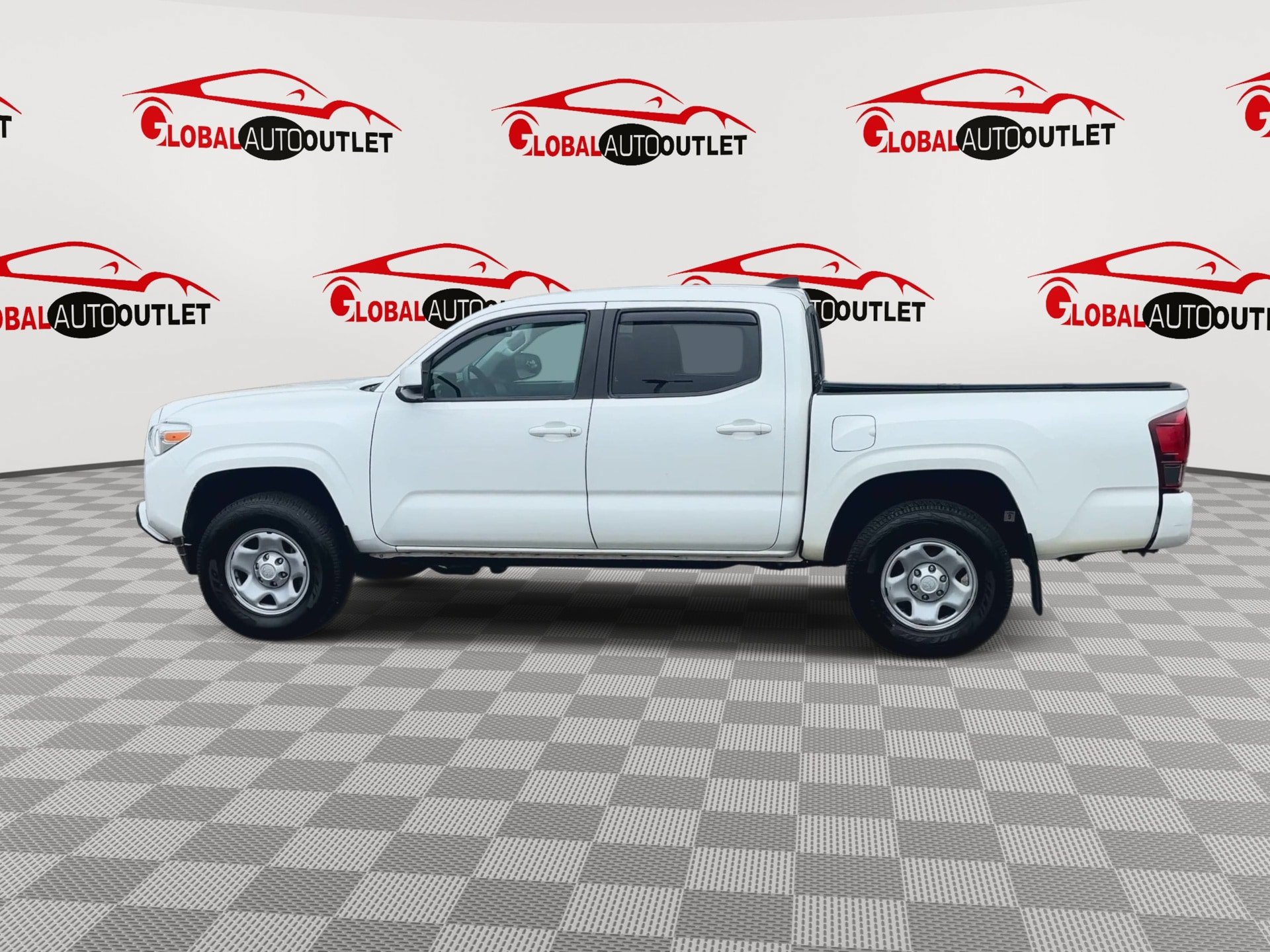 Used 2021 Toyota Tacoma SR AWD/4WD image 5