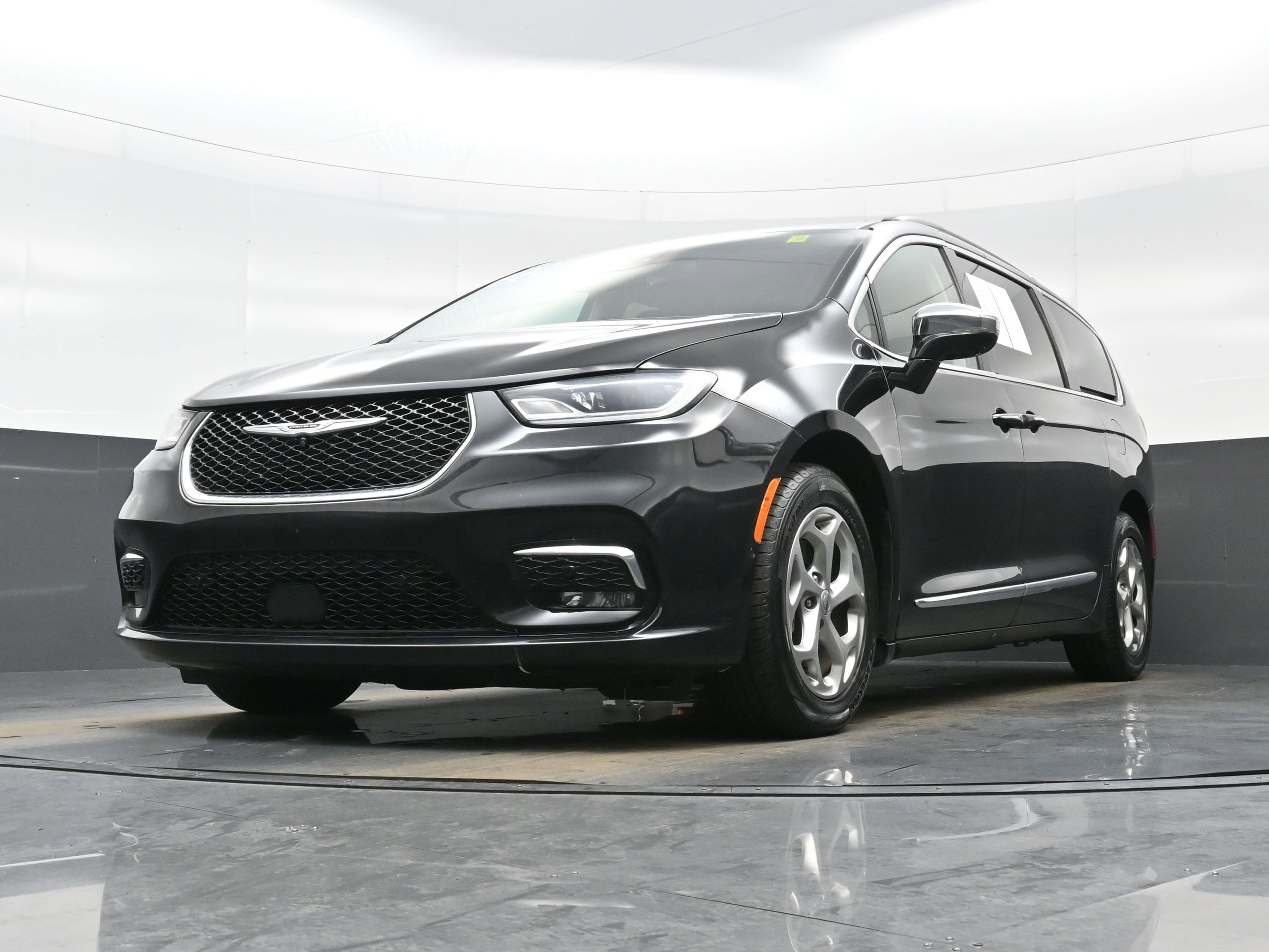 Used 2022 Chrysler Pacifica Limited image 26