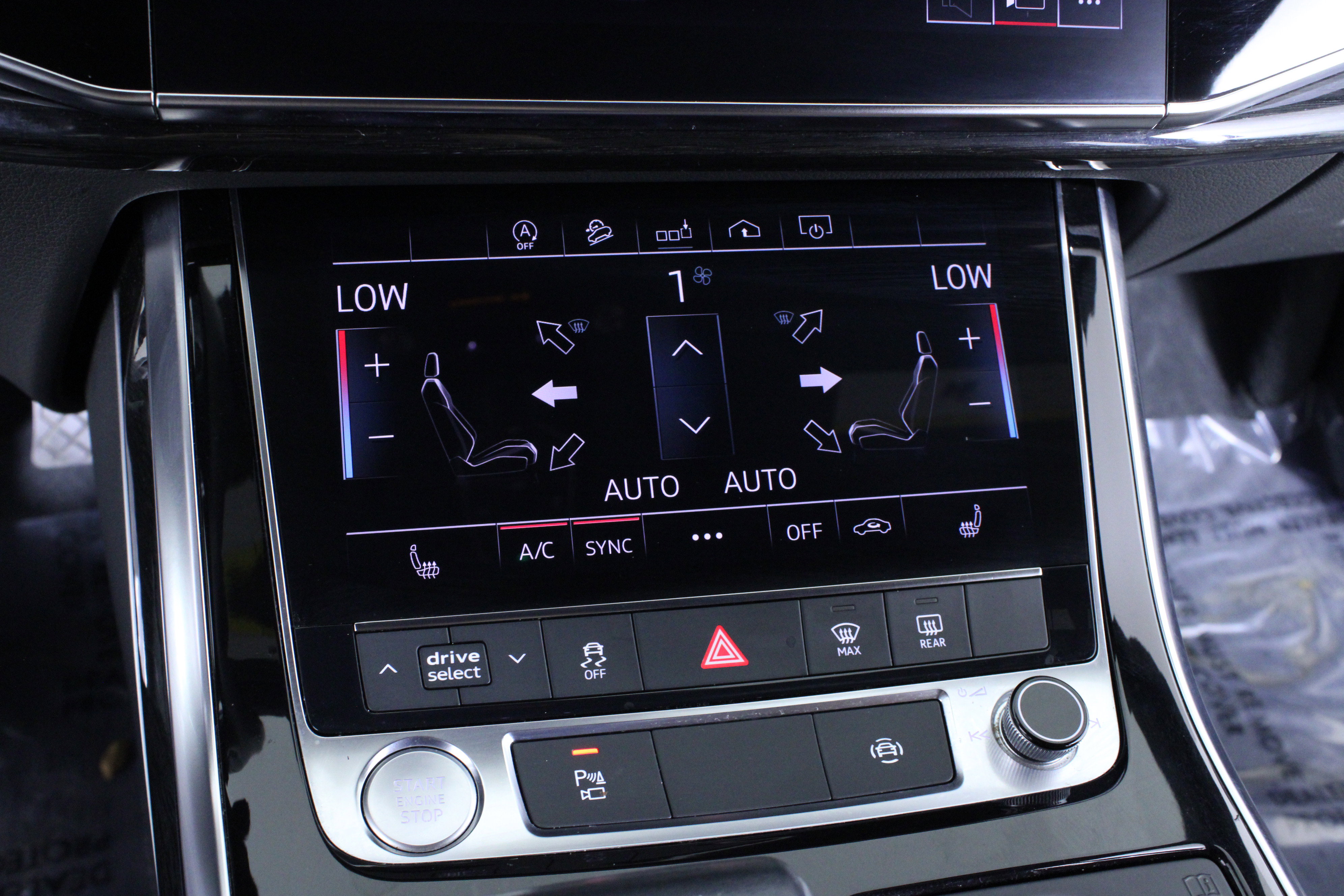 Used 2019 Audi Q8 Premium image 27