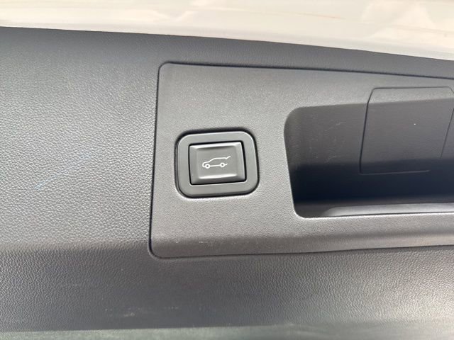 Used 2018 Cadillac XT5 FWD image 11