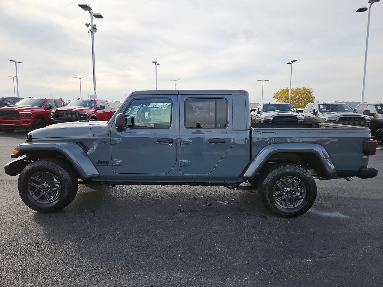 New 2026 Jeep Gladiator Sport AWD/4WD image 4