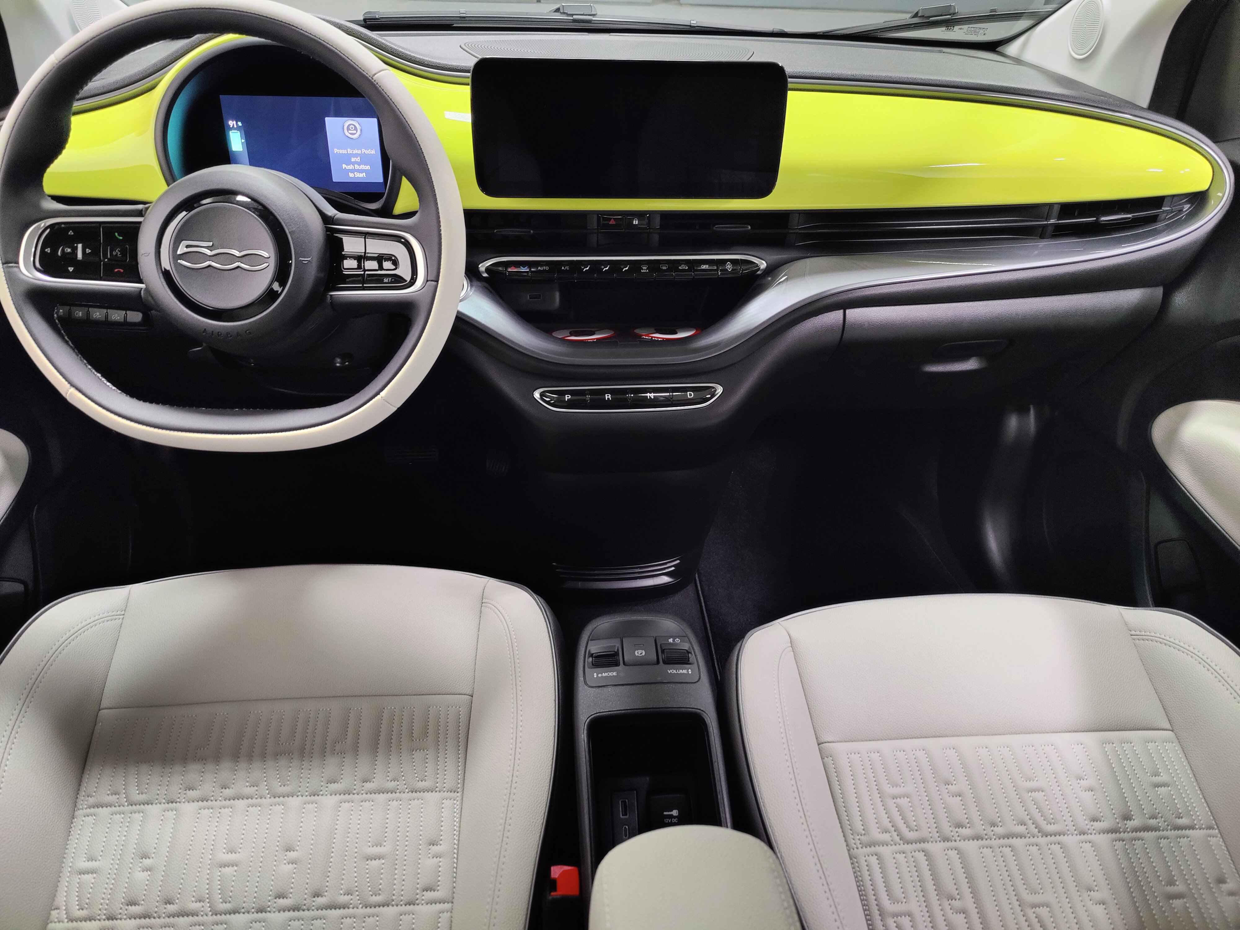 New 2025 FIAT 500 e w/ Quick Order Package 21B Icona image 12