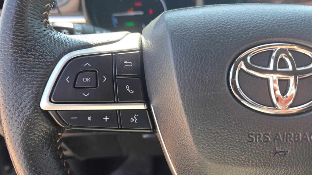 Used 2022 Toyota Sienna XLE Woodland Edition AWD/4WD image 16