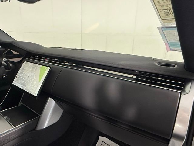 Used 2025 Land Rover Range Rover SE AWD/4WD image 33