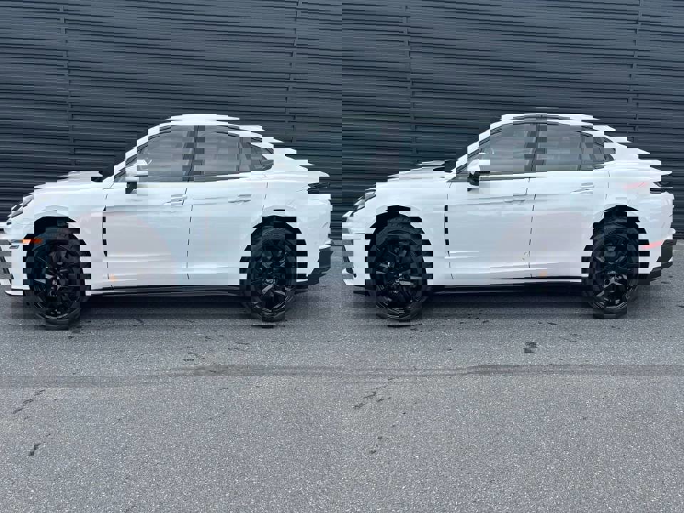 Certified 2024 Porsche Panamera image 2