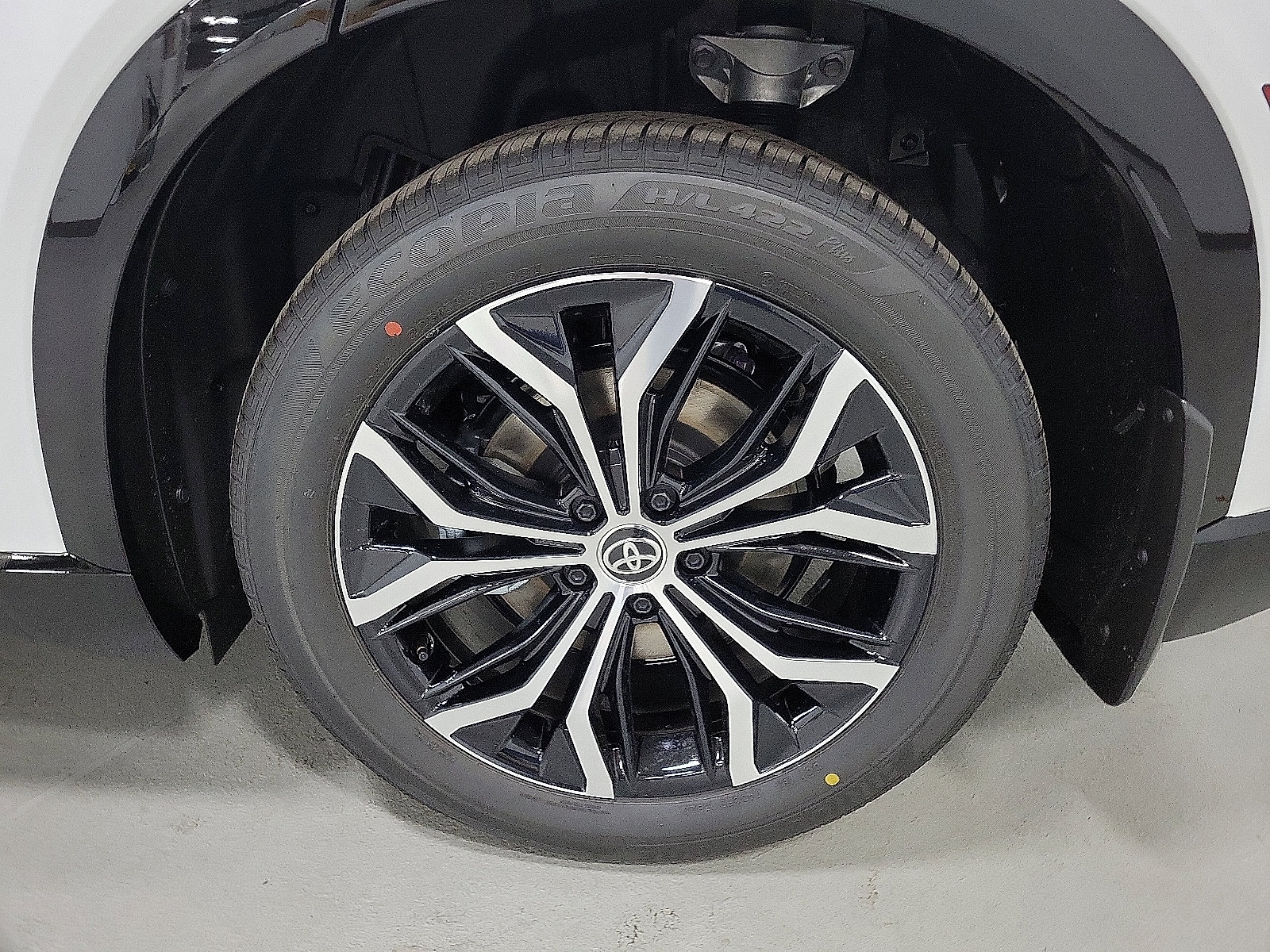 Certified 2025 Toyota Crown Signia AWD/4WD image 8