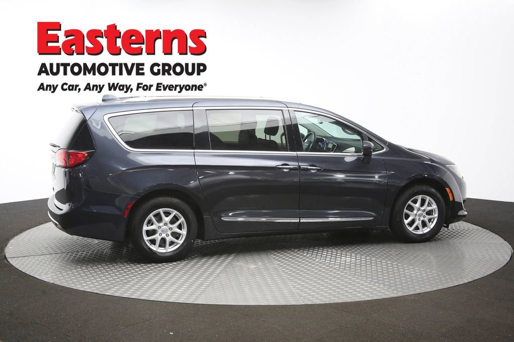 Used 2020 Chrysler Pacifica Touring-L FWD image 46