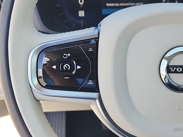 New 2025 Volvo XC60 B5 Core w/ Protection Package Premier image 17