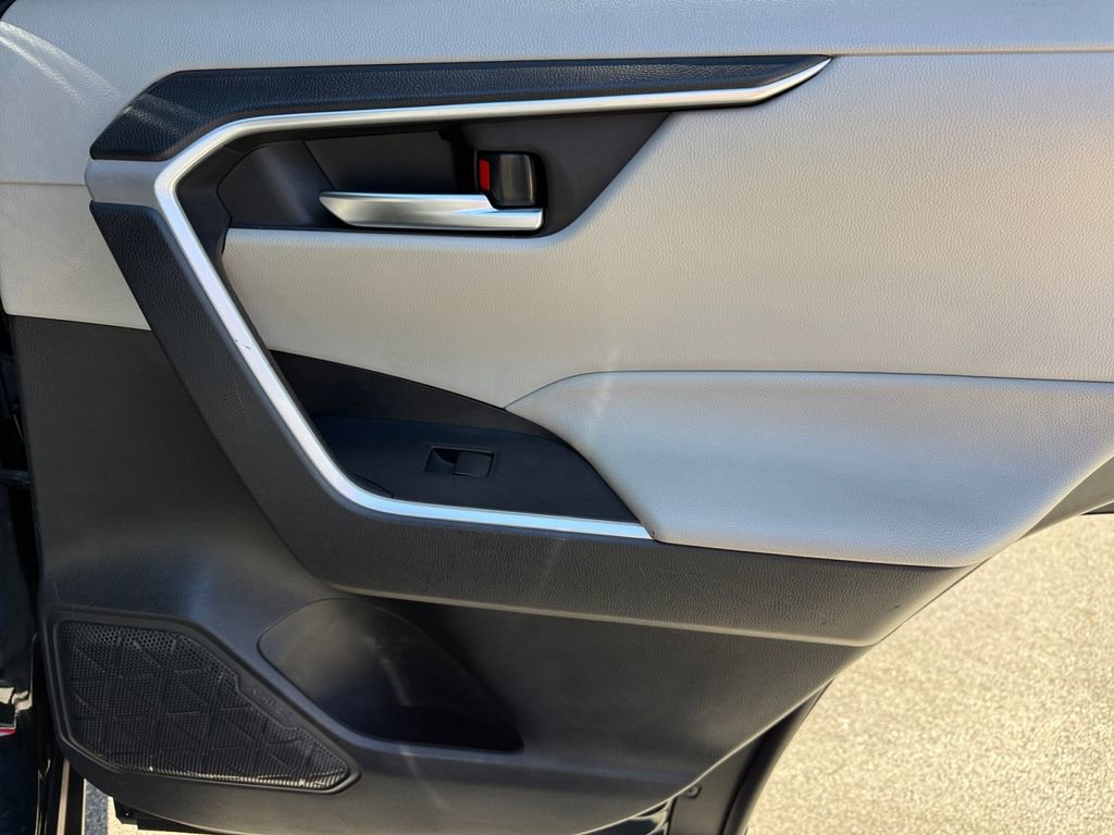 Certified 2019 Toyota RAV4 XLE FWD image 20