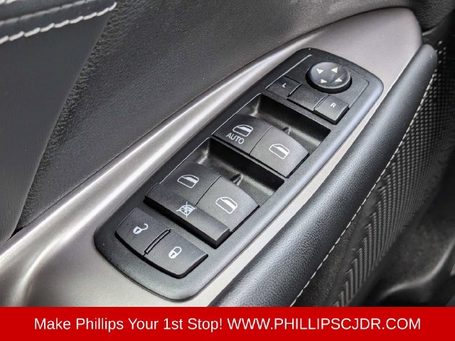 Used 2015 Dodge Journey Crossroad w/ Flexible Seating Group FWD image 22