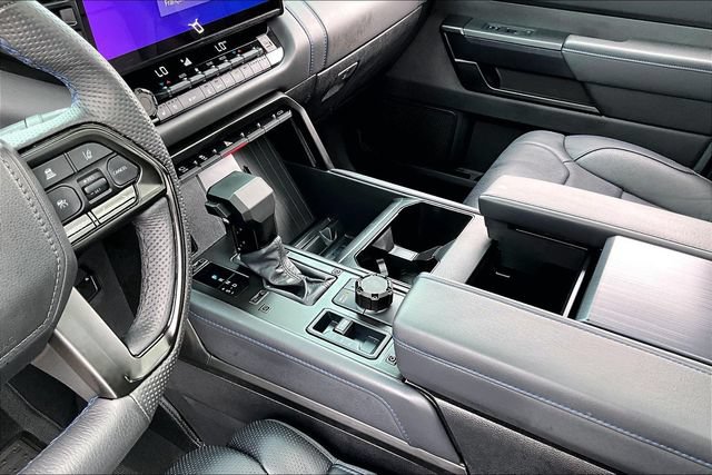 Used 2025 Toyota Tundra Platinum AWD/4WD image 15