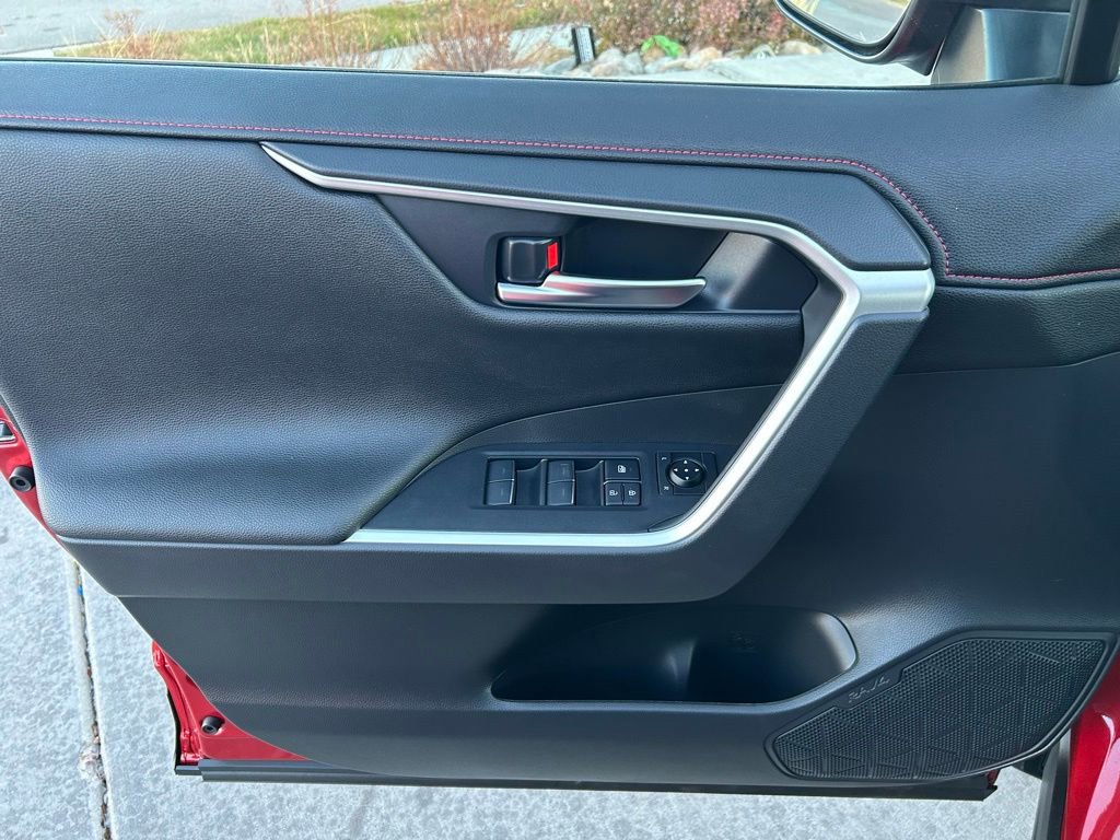 Used 2025 Toyota RAV4 XSE w/ Weather Package image 10