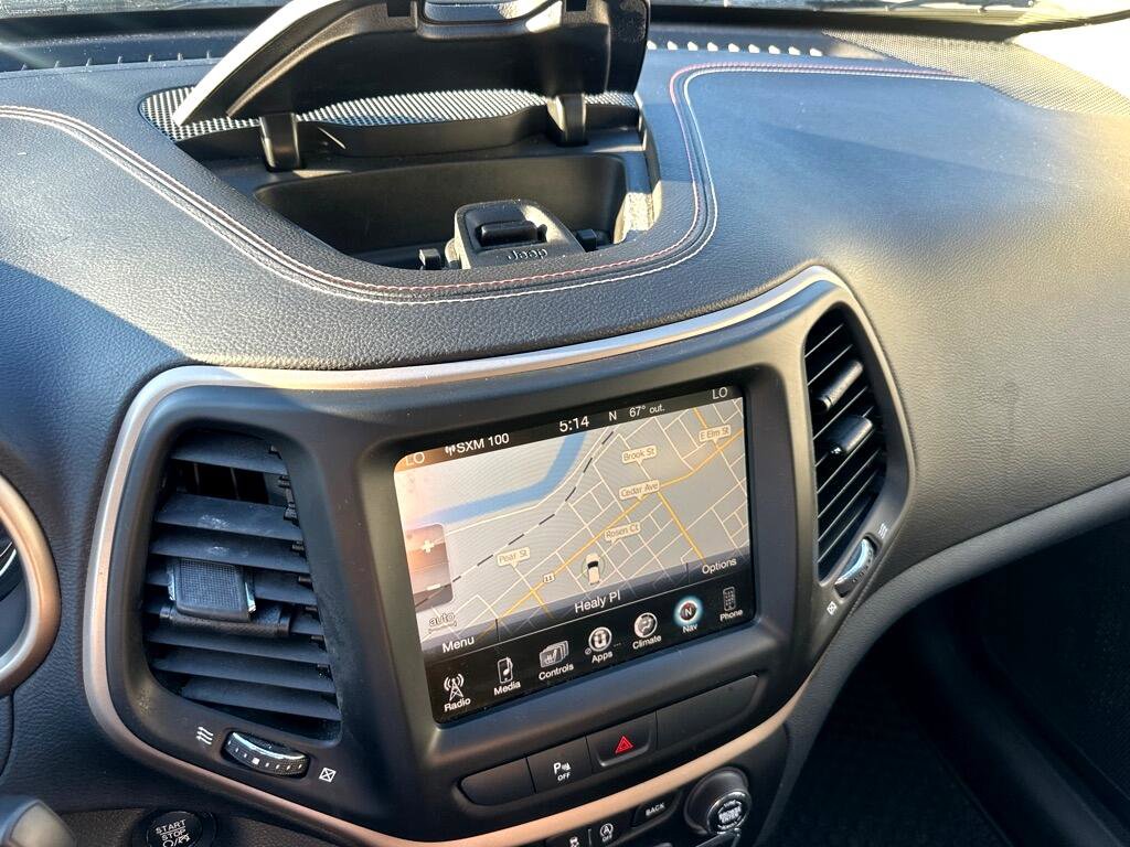Used 2016 Jeep Cherokee 75th Anniversary image 39