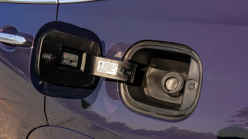 Used 2025 Cadillac XT6 Luxury FWD image 10