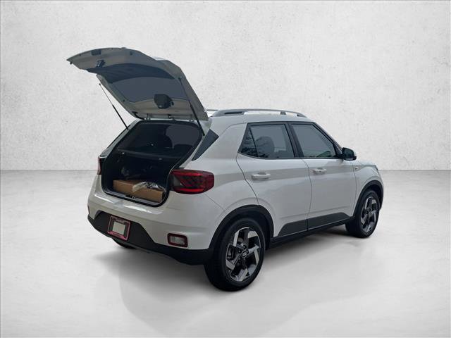 New 2026 Hyundai Venue SEL video 2