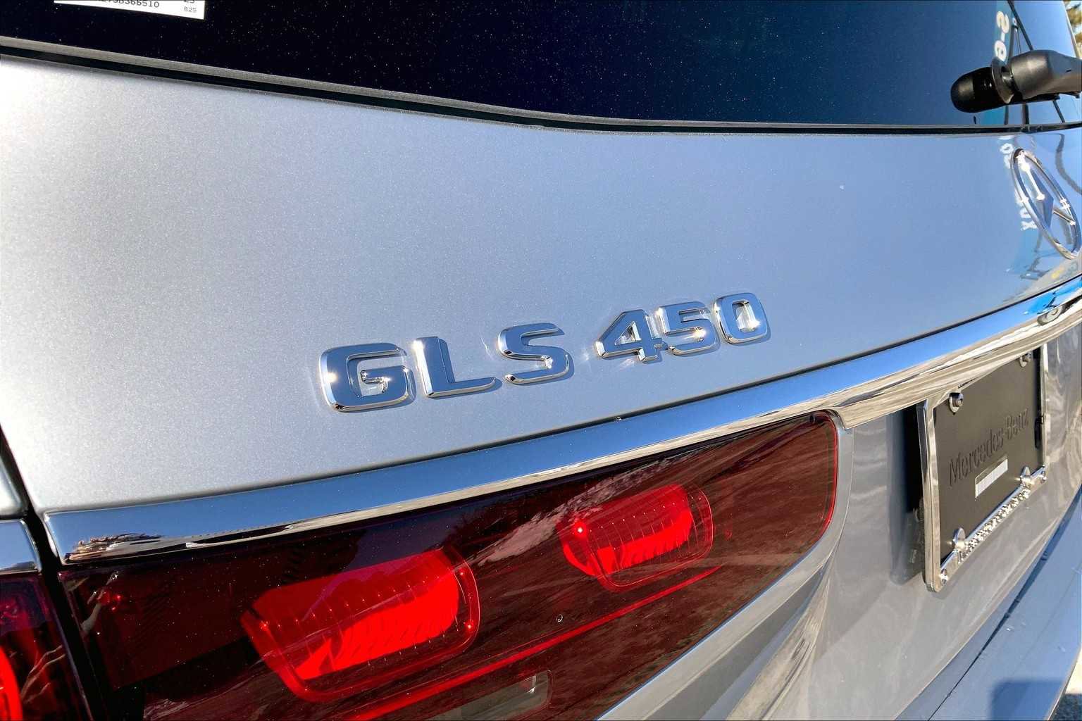 Certified 2025 Mercedes-Benz GLS 450 4MATIC image 19