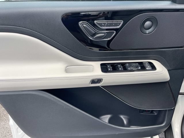 New 2026 Lincoln Aviator AWD image 22