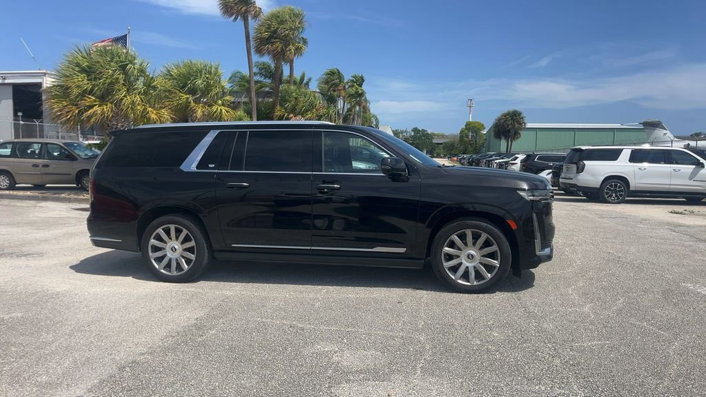 Used 2024 Cadillac Escalade ESV Premium Luxury Platinum image 8