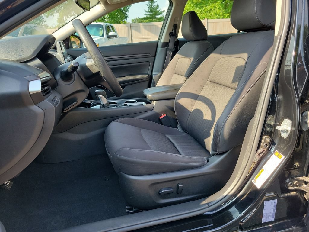 Used 2024 Nissan Altima 2.5 SV FWD image 19