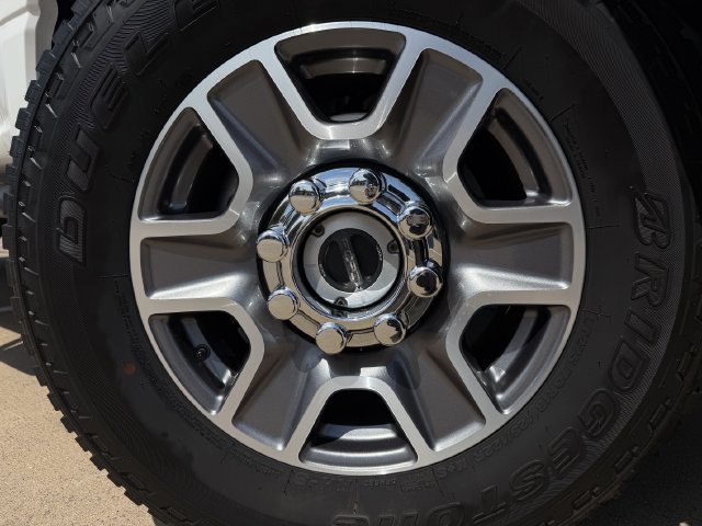 Used 2025 Ford F250 Lariat AWD/4WD image 9
