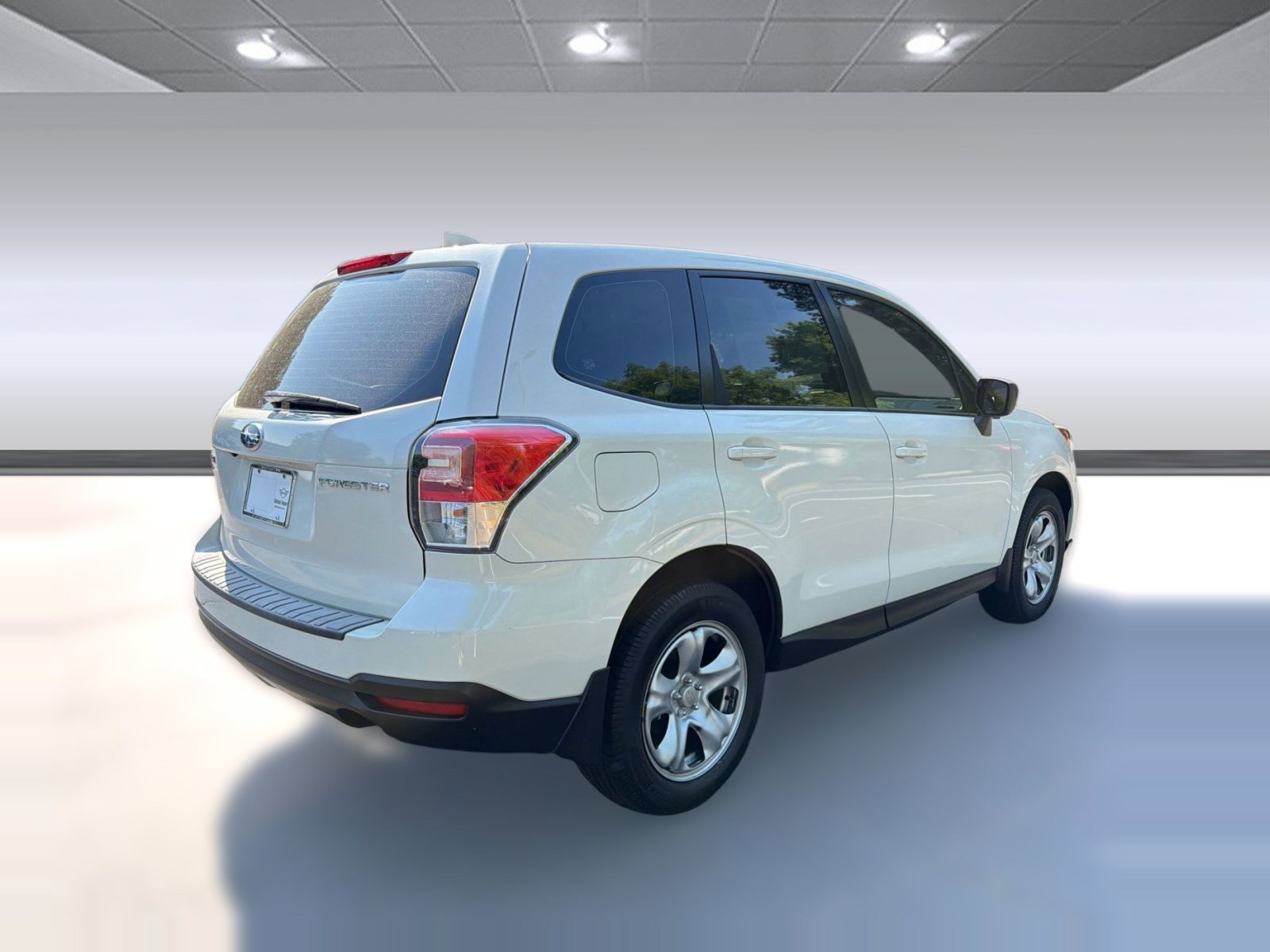 Used 2018 Subaru Forester 2.5i AWD/4WD image 9