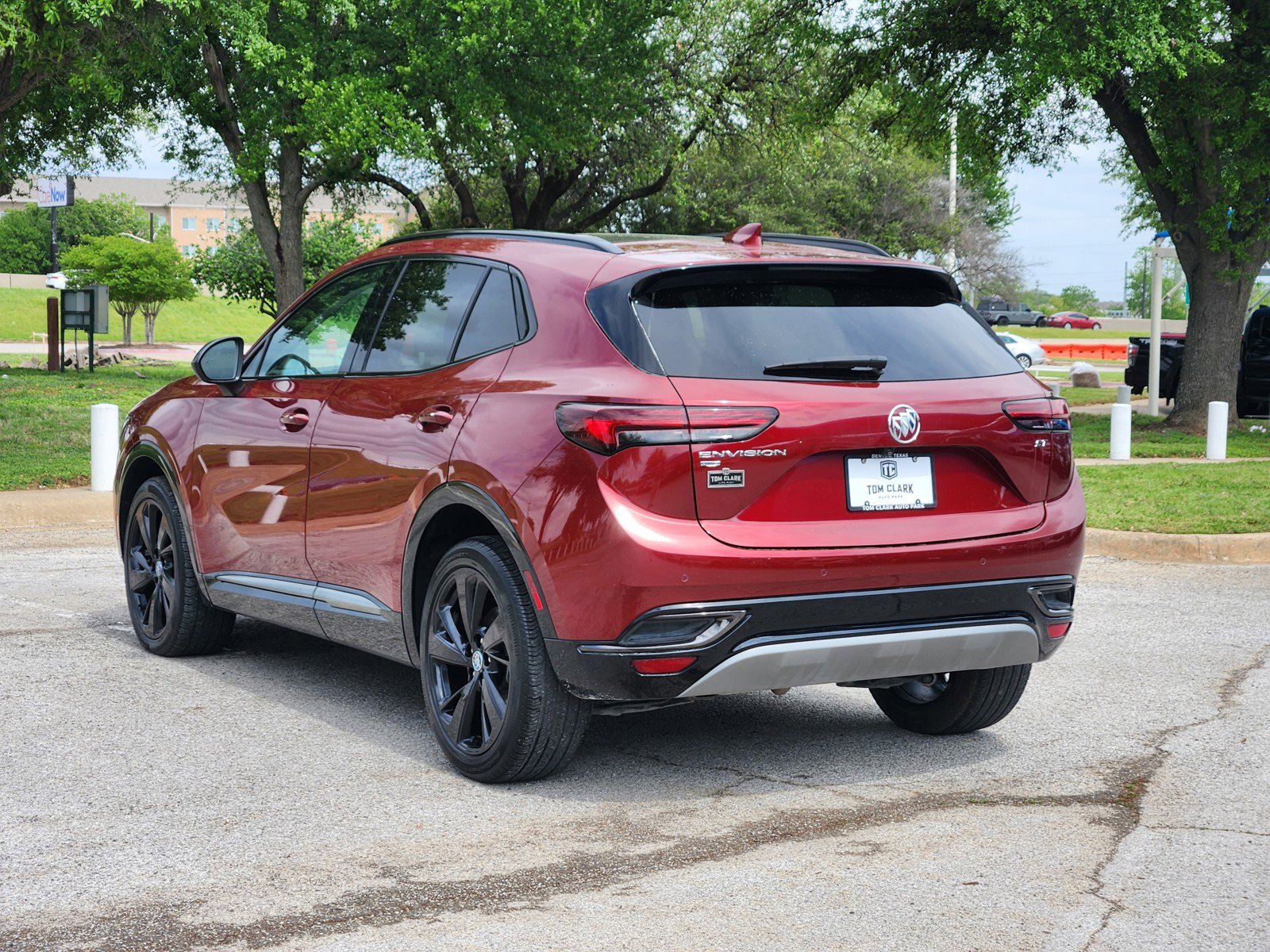 Used 2023 Buick Envision Essence w/ Sport Touring Package image 4